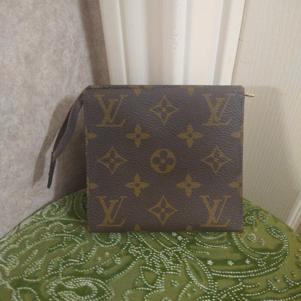 Louis Vuitton Monogram Pouch 12